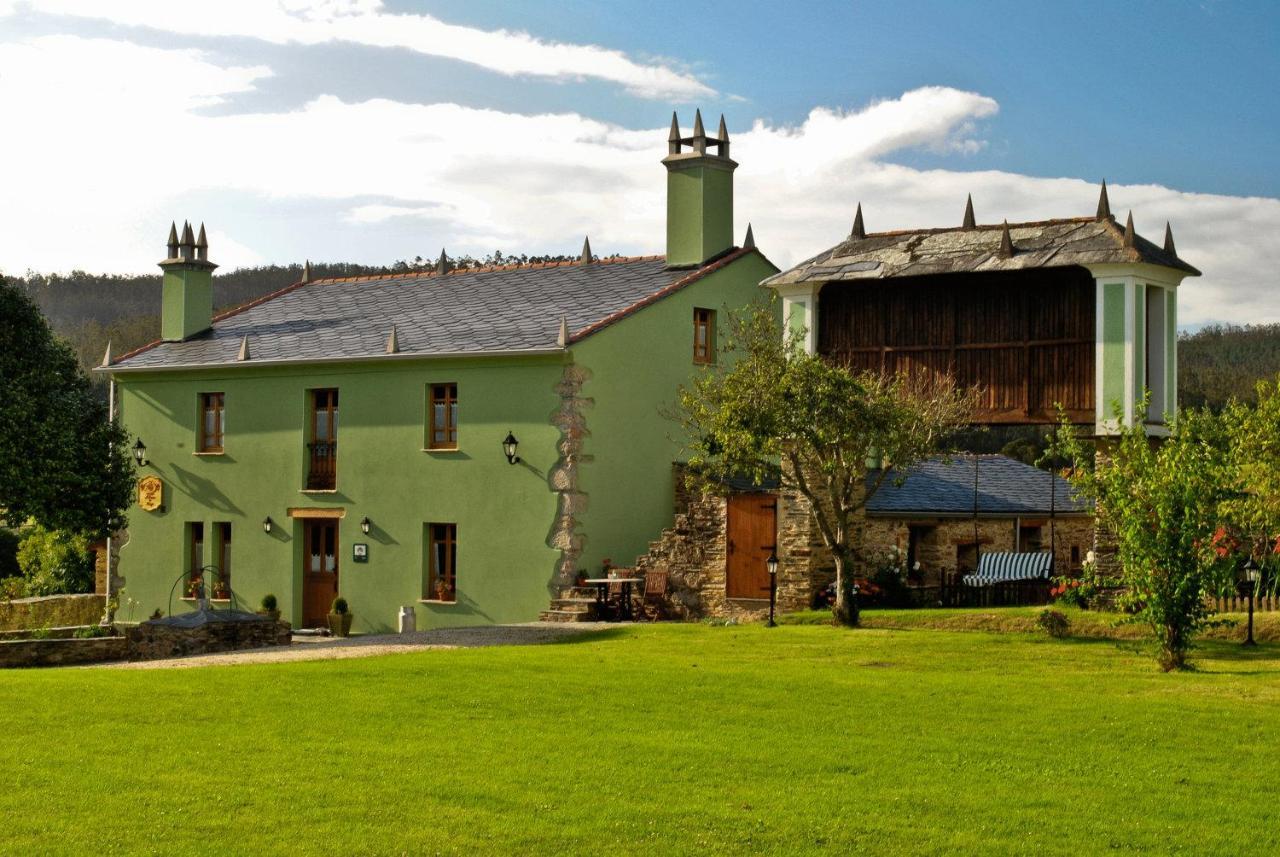 Os Tres Teixos Hostal San Acisclo Exterior foto